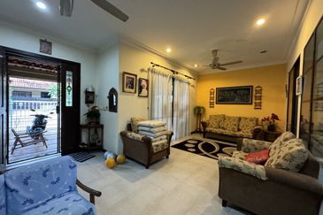 Renovated Double Storey Superlink Tropika Bukit Jelutong Shah Alam For Sale