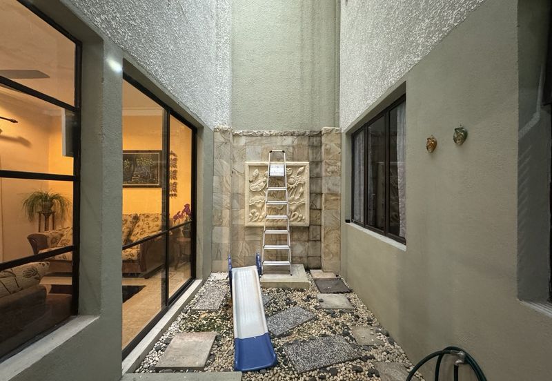 Renovated Double Storey Superlink Tropika Bukit Jelutong Shah Alam For Sale