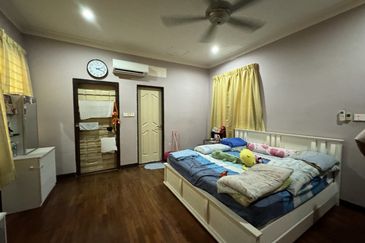 Renovated Double Storey Superlink Tropika Bukit Jelutong Shah Alam For Sale