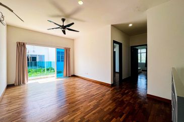 MYDiva, Perdana Lakeview East