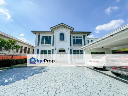 [ENGLISH STYLE BUNGALOW] with Swimming Pool Seksyen 7 Shah Alam, Selangor, Shah Alam