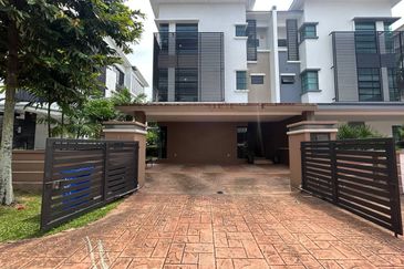 Jelutong Heights