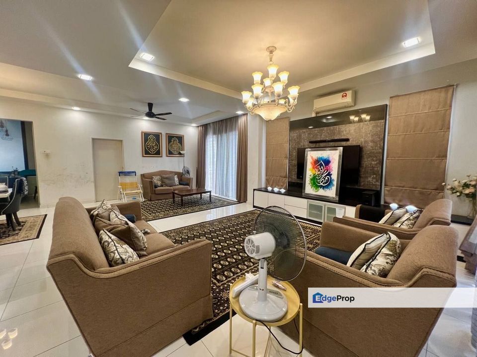 [RENOVATED] Double Storey Hyperlink End Lot Terrace D'Kayangan Phase 6 Seksyen 13 Shah Alam, Selangor, Shah Alam