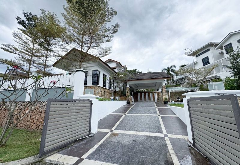 Puncak Pinggiran Putra