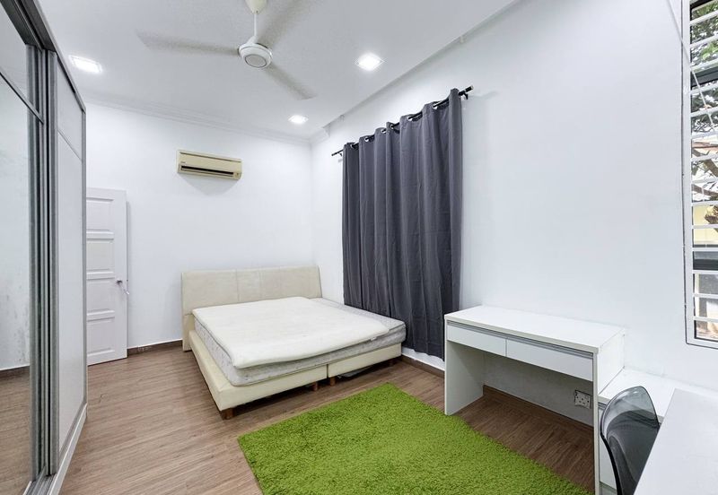 Puncak Pinggiran Putra