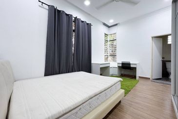 Puncak Pinggiran Putra