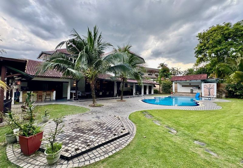 KGSAAS Golf Club, Seksyen 13