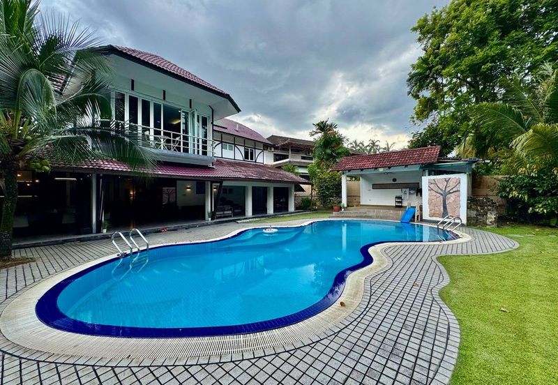 KGSAAS Golf Club, Seksyen 13