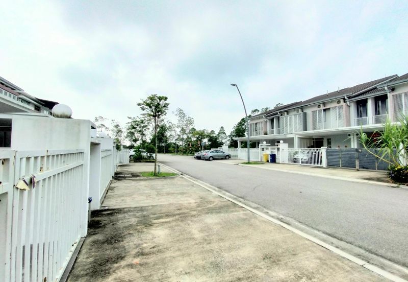 Ariza Elmina Gardens