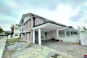 Ariza Elmina Gardens