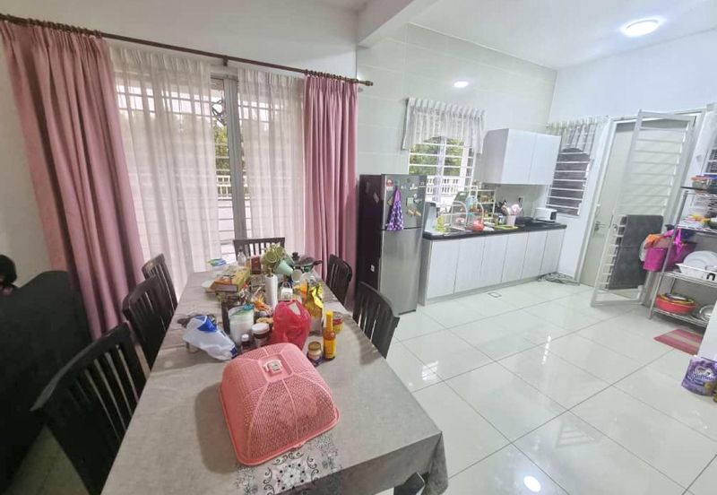 Ariza Elmina Gardens