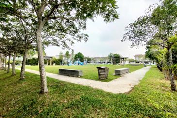 Ariza Elmina Gardens