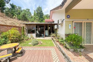 Desa Salak Akasia, Sepang