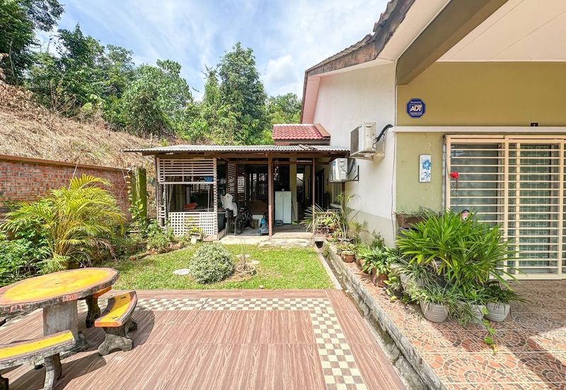 Desa Salak Akasia, Sepang