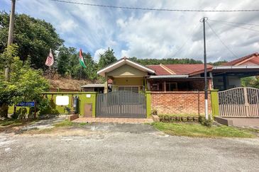 Desa Salak Akasia, Sepang