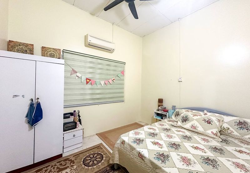 Desa Salak Akasia, Sepang