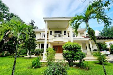 KGSAAS Golf Club, Seksyen 13