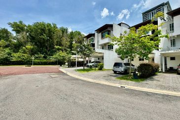 Symphony Hills Schumann