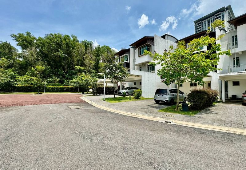 Symphony Hills Schumann