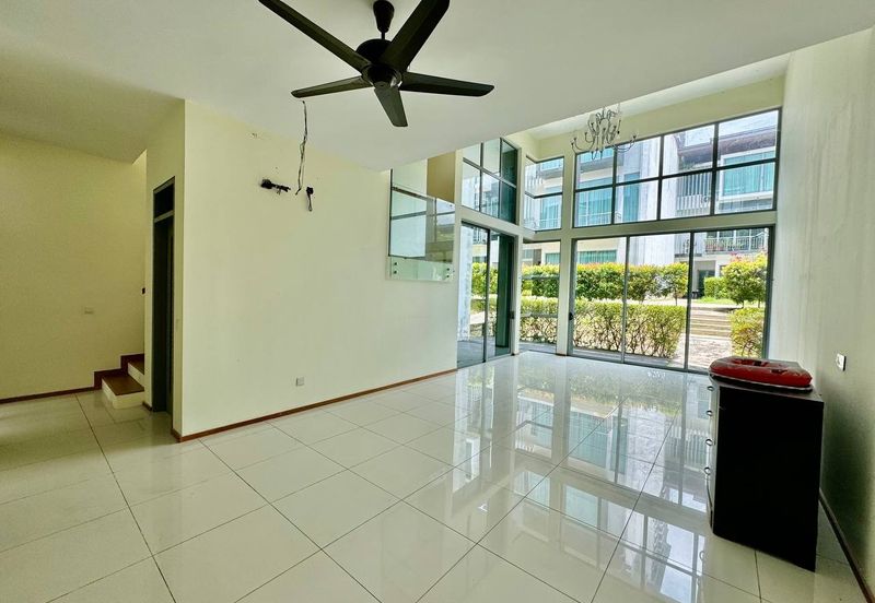 Symphony Hills Schumann