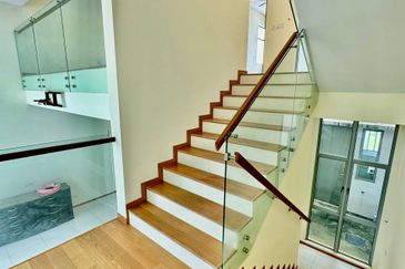 Symphony Hills Schumann