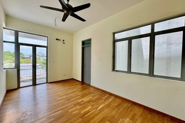 Symphony Hills Schumann