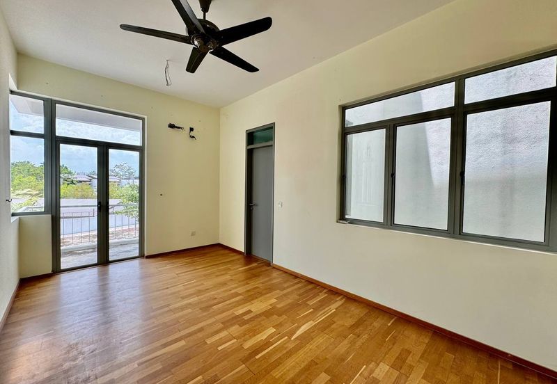 Symphony Hills Schumann