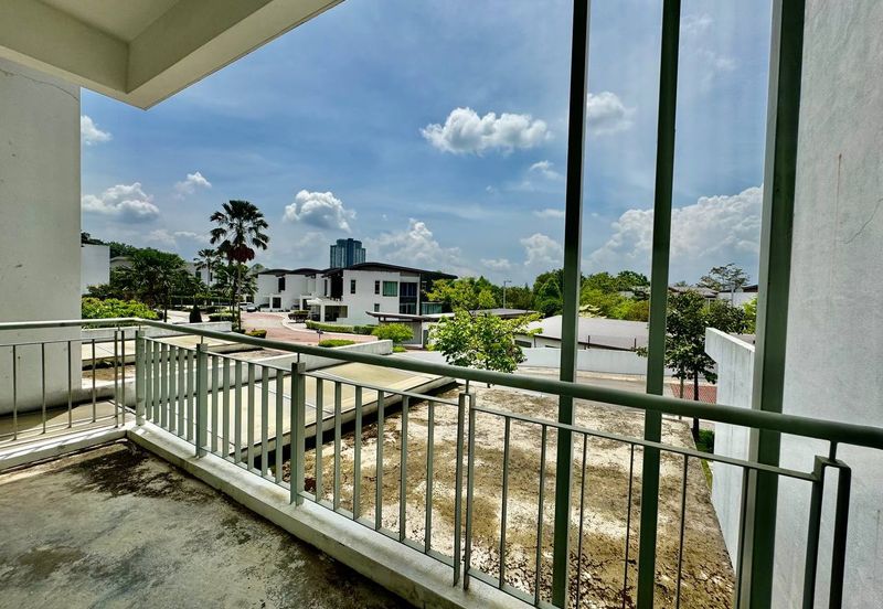 Symphony Hills Schumann