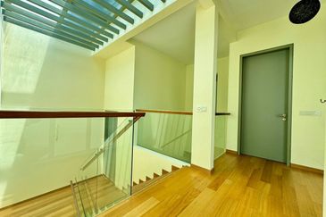 Symphony Hills Schumann