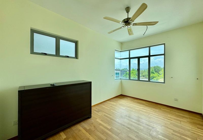 Symphony Hills Schumann