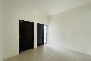 Serenia Anisa Phase 1