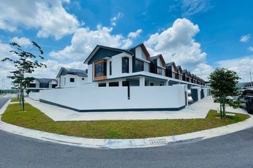 Serenia Anisa Phase 1