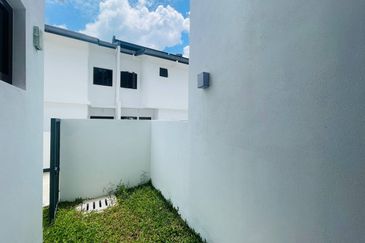 Serenia Anisa Phase 1