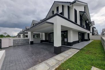 Hevea Elmina Gardens