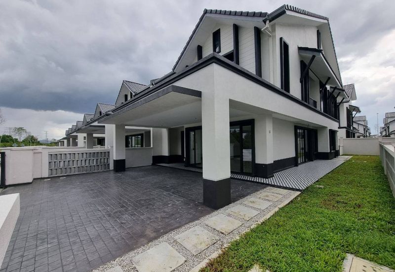 Hevea Elmina Gardens