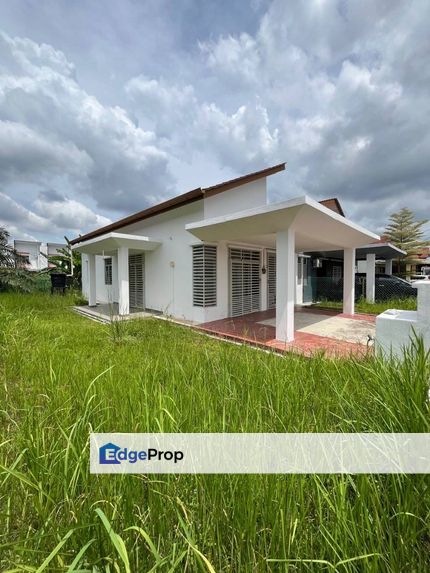 Sepang Taman Indah Puteri Single Storey Semi Detached Cluster House For Sale, Selangor, Sepang