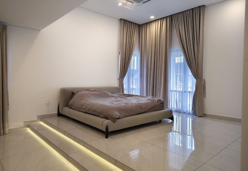 Tiana Elmina Gardens