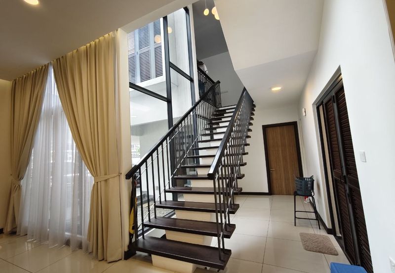 Tiana Elmina Gardens