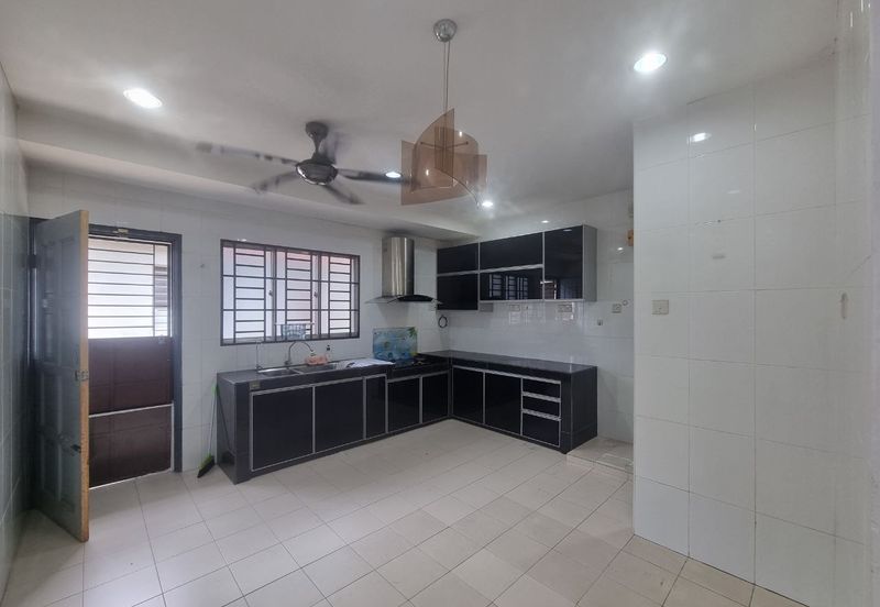 Jalan Makyong, Bandar Bukit Raja