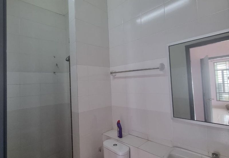 Jalan Makyong, Bandar Bukit Raja