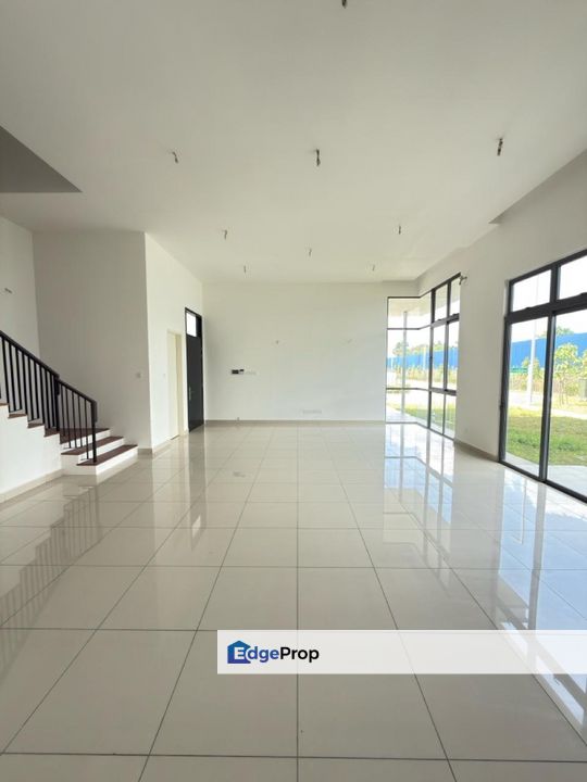 SHAH ALAM KOTA KEMUNING TRIPLE STOREY SEMI D BROADLEAF RESIDENCE HOUSE FOR SALE, Selangor, Kota Kemuning