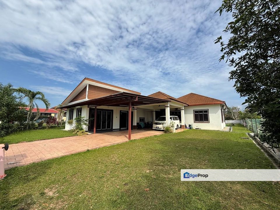 SEREMBAN SRI SENDAYAN SINGLE STOREY BUNGALOW HOUSE FOR SALE, Negeri Sembilan, Seremban