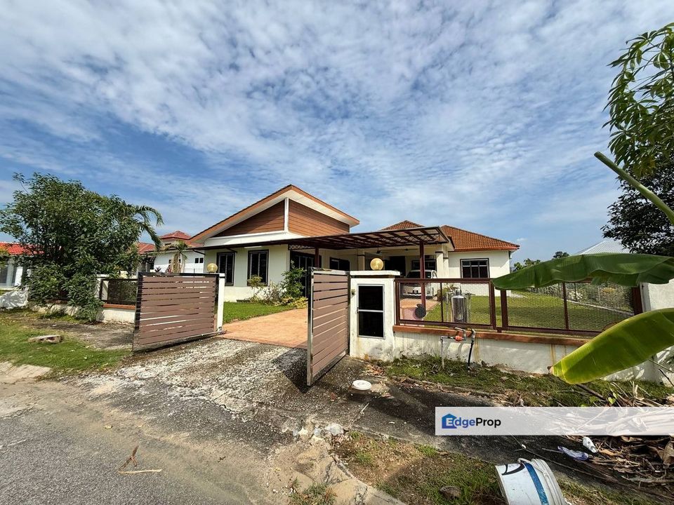 SEREMBAN SRI SENDAYAN SINGLE STOREY BUNGALOW HOUSE FOR SALE, Negeri Sembilan, Seremban