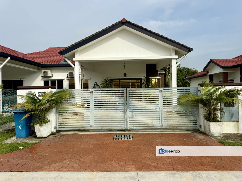 SHAH ALAM KAMPUNG LOMBONG TAMAN MAWAR 2 SEMI DETACHED HOUSE FOR SALE, Selangor, Shah Alam
