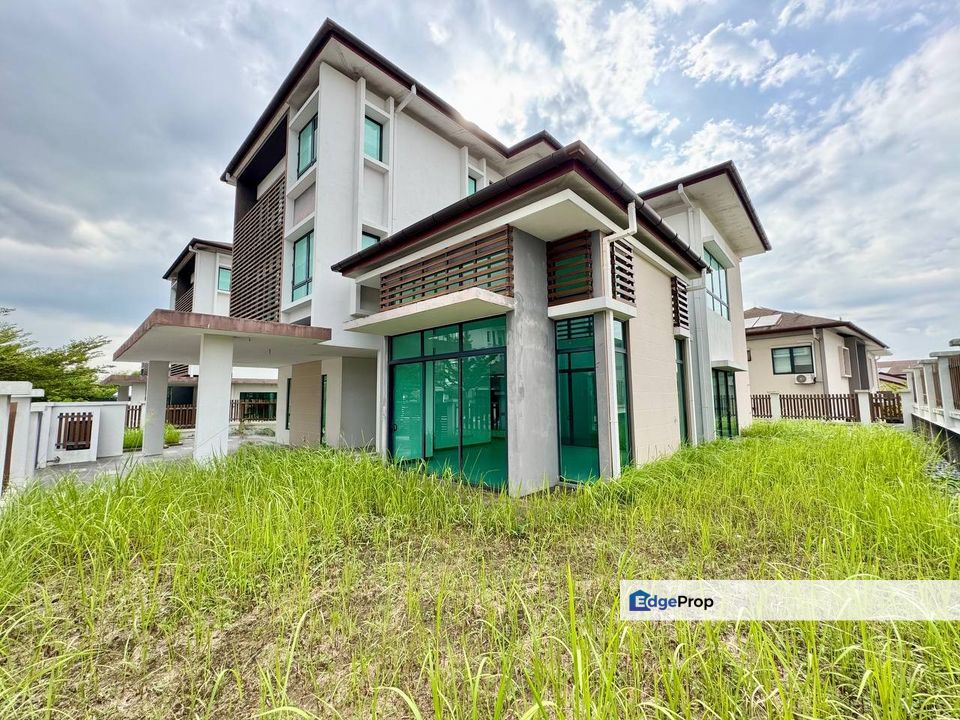 SHAH ALAM SUBANG BESTARI TRIPLE STOREY LAMAN PERMAI BUNGALOW FOR SALE , Selangor, Shah Alam
