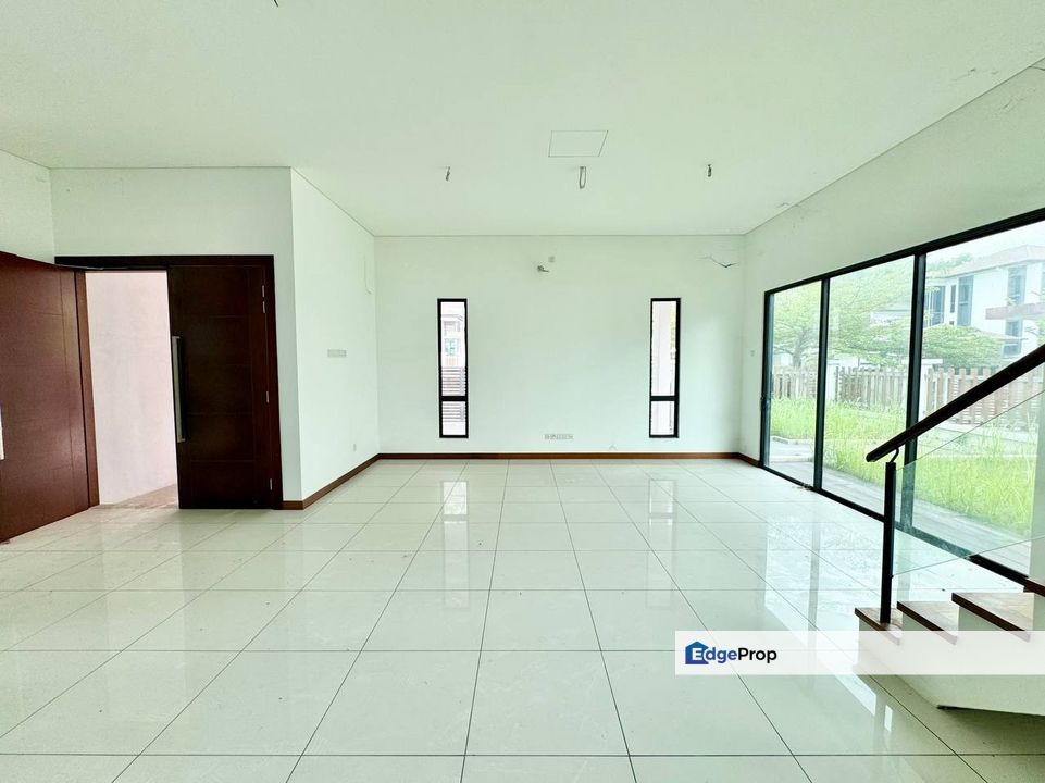 SHAH ALAM SUBANG BESTARI TRIPLE STOREY LAMAN PERMAI BUNGALOW FOR SALE , Selangor, Shah Alam