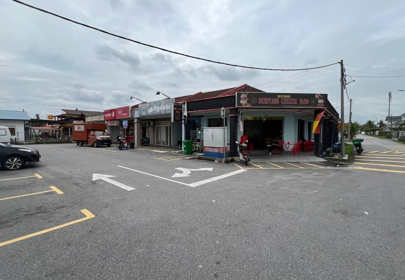 BANTING KANCHONG DARAT CORNER LOT SINGLE STOREY SHOPLOT FOR SALE