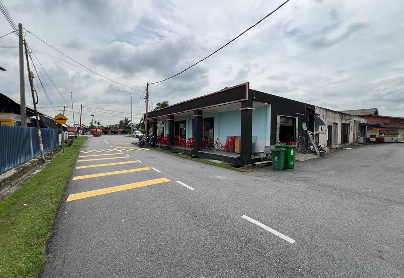 BANTING KANCHONG DARAT CORNER LOT SINGLE STOREY SHOPLOT FOR SALE