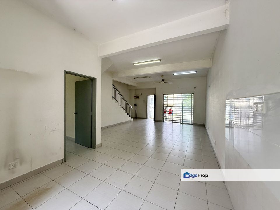 SHAH ALAM SEKSYEN U17 AMAN PUTRI DOUBLE STOREY TERRACE HOUSE FOR SALE, Selangor, Petaling Jaya