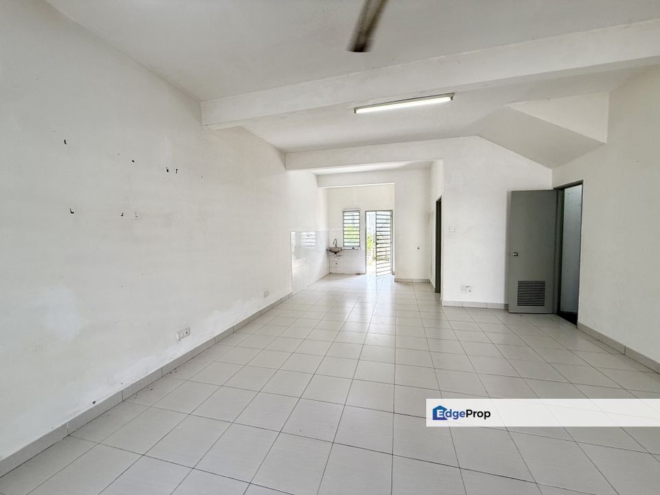 SHAH ALAM SEKSYEN U17 AMAN PUTRI DOUBLE STOREY TERRACE HOUSE FOR SALE, Selangor, Petaling Jaya